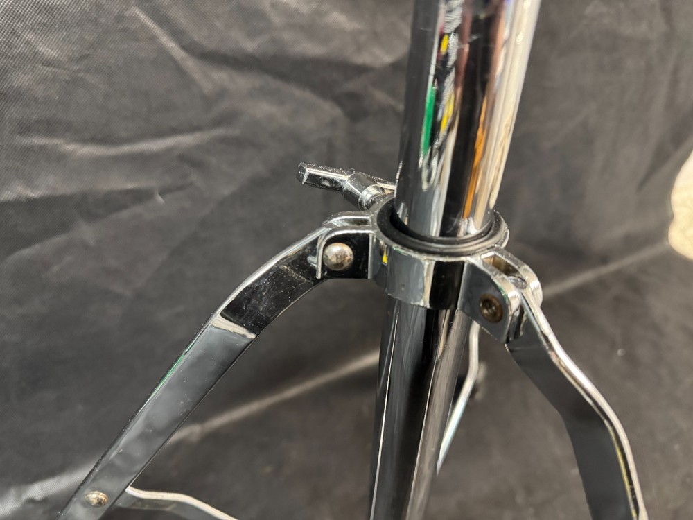 Ludwig straight cymbal stand. Solid,3 pc model functions great, looks good.