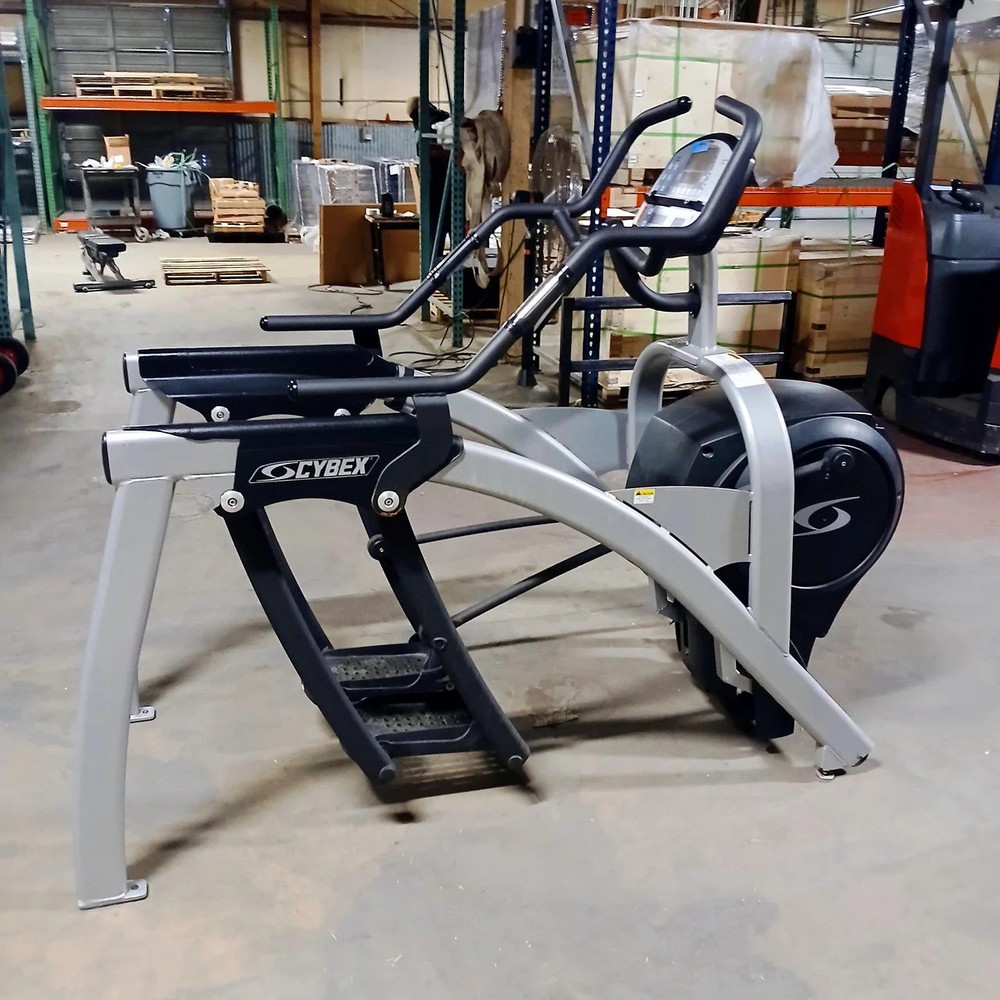 Cybex 620A Arc Trainer