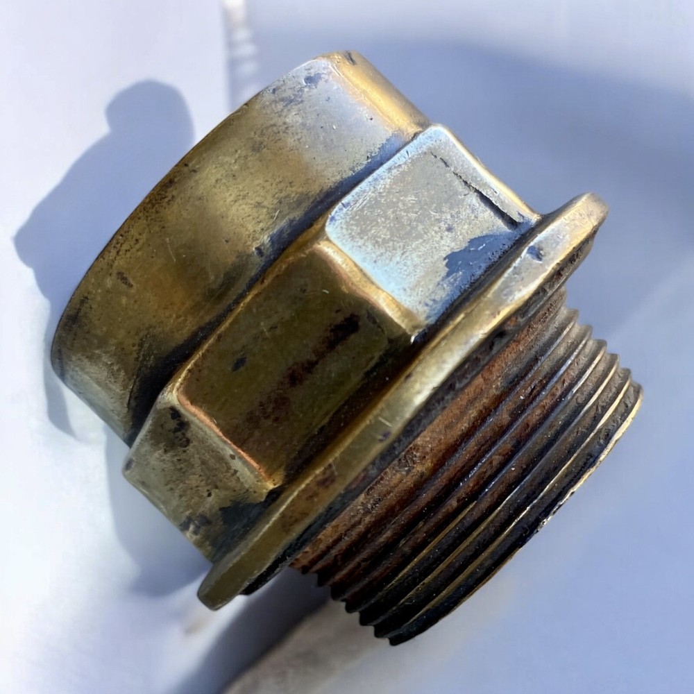 John Morris and Sons LTD Manchester Threaded Hubcap Fire Engine External Thread