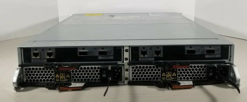 NetApp 24 Bay Disk Array NAJ1001 with 2x IOM6 controllers 2x PSU