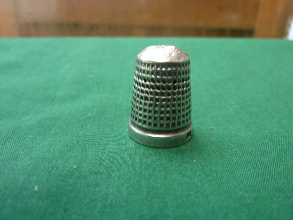 VINTAGE 925 STERLING SILVER THIMBLE (16)