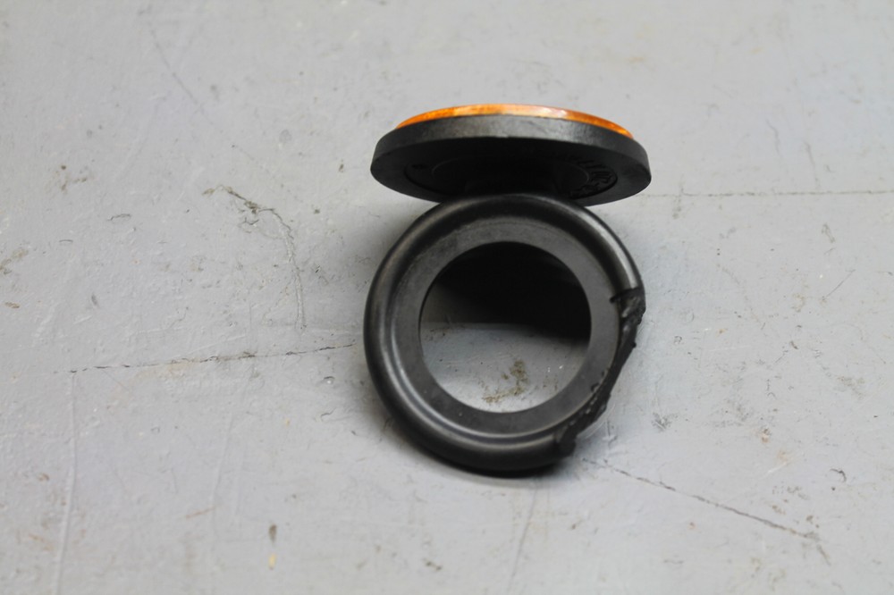 1982 SUZUKI GS300L REFLECTOR GARNISH MARKER