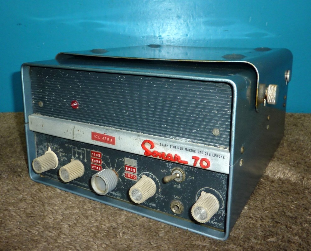 Sonar Model 70 Transistorized Radiotelephone w/ Mount