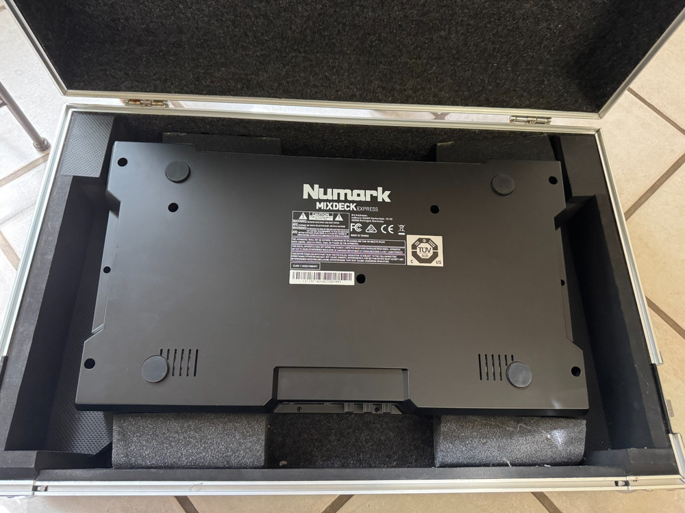 NUMARK MIXDECK EXPRESS Doble DECK USB-A USB-B CD MP3 ++ DJ Controller