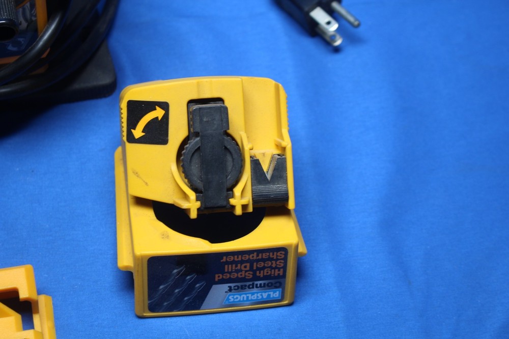 Plasplugs Compact Knife Sharpener