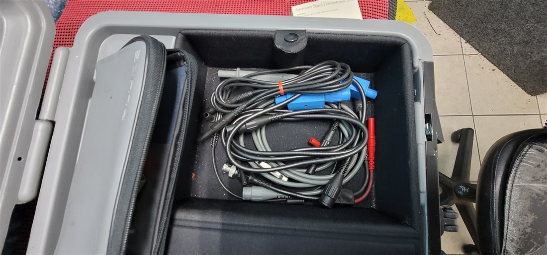 FLUKE 98 AUTOMOTOVE SCOPEMETER SERIES II OSCILLOSCOPE READ DESCRIPTION