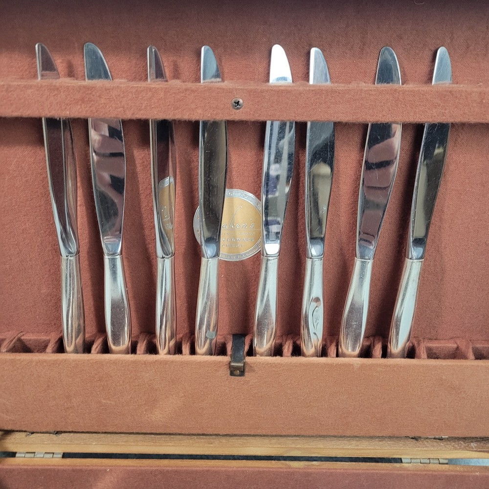 54 Piece Oneida Community Flight Flatware Silverplate with Case 8 Place Settings