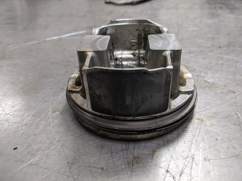 Left Piston For 11-13 Infiniti M37 3.7