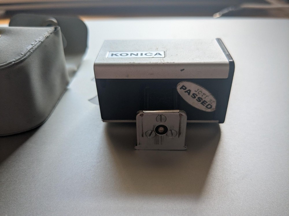 Konice vintage 1960's flash cube flash??