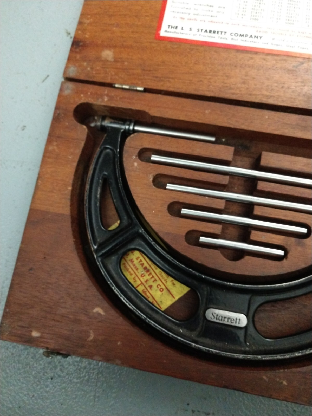 Starrett 224 A Interchangeable Anvil Outside Micrometer Set 2-6" .001" in case