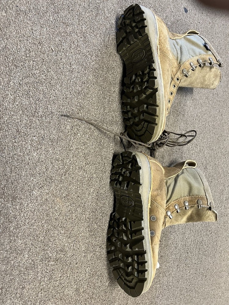 Danner Combat, US Army, Men's Boots Size 5 1/2 Used