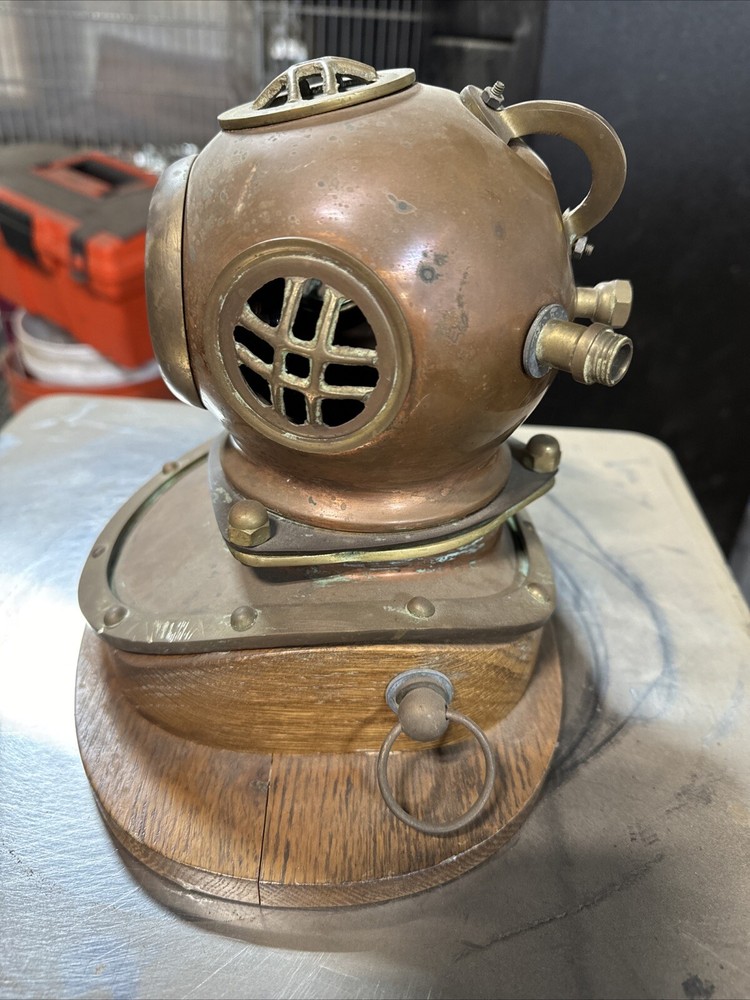 Vintage Brass Divers Helmet Clock Clock Needs Restoration