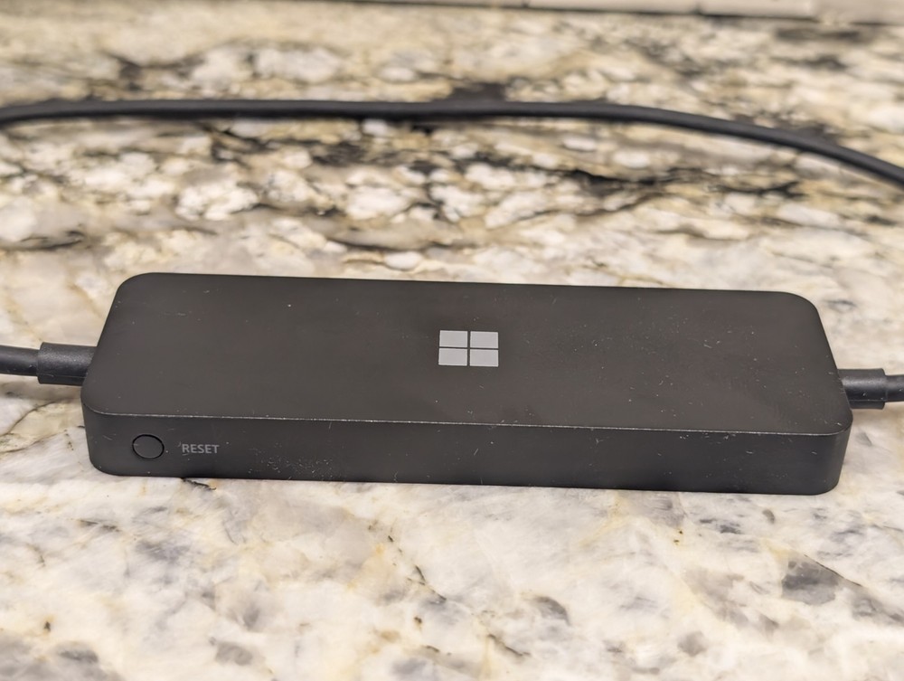 Microsoft 4K Wireless Display Adapter Model 1942 Tested & Working