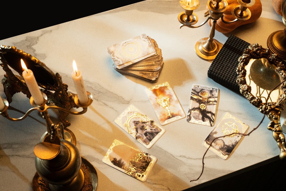 White Abyss Tarot Deck