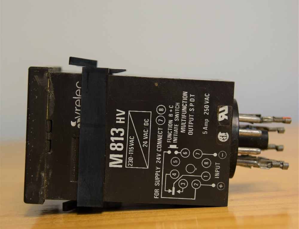 Syrelec Crouzet M813HV Multifunction Timer