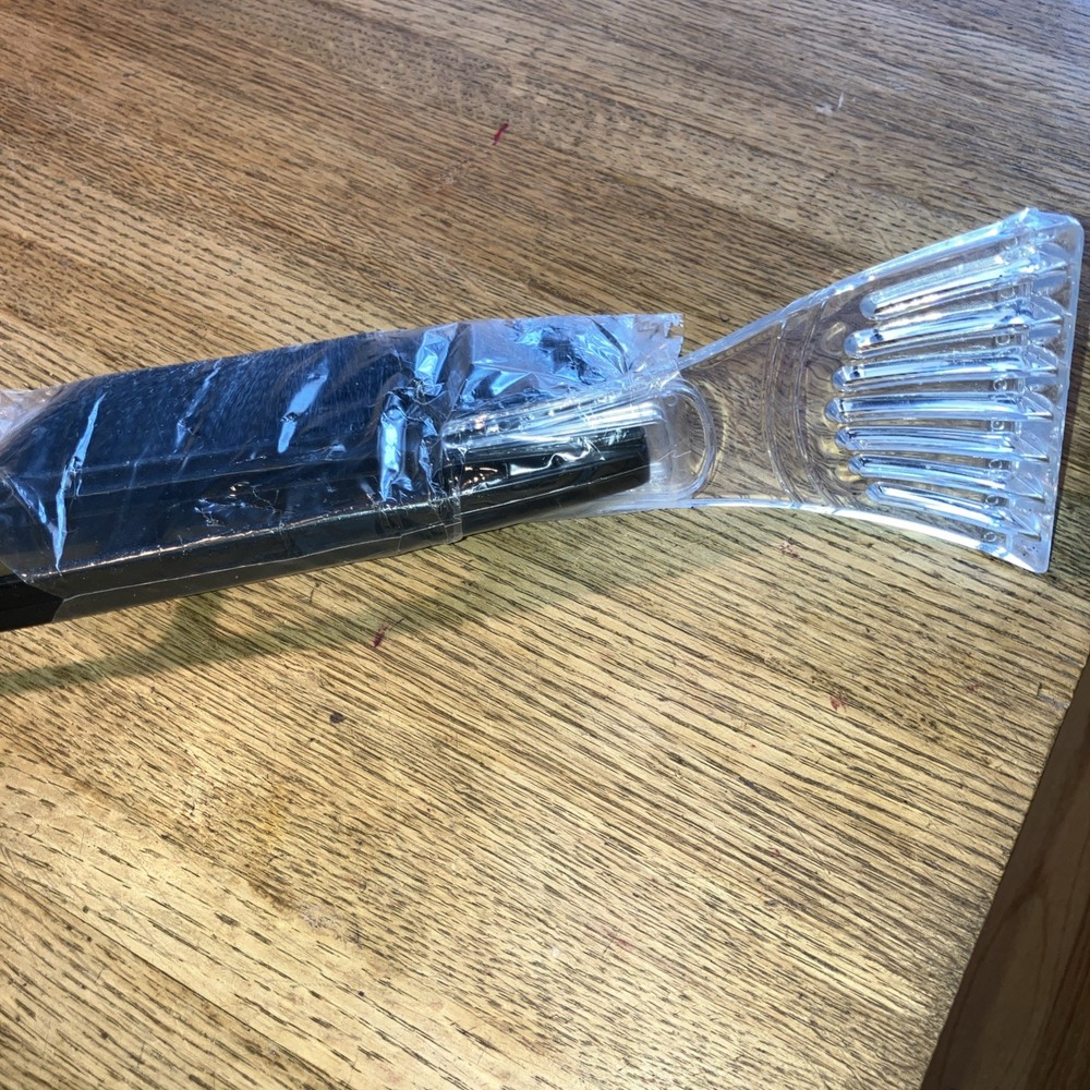 DRIVERS CHOICE SNOW BRUSH WITH SCRAPER