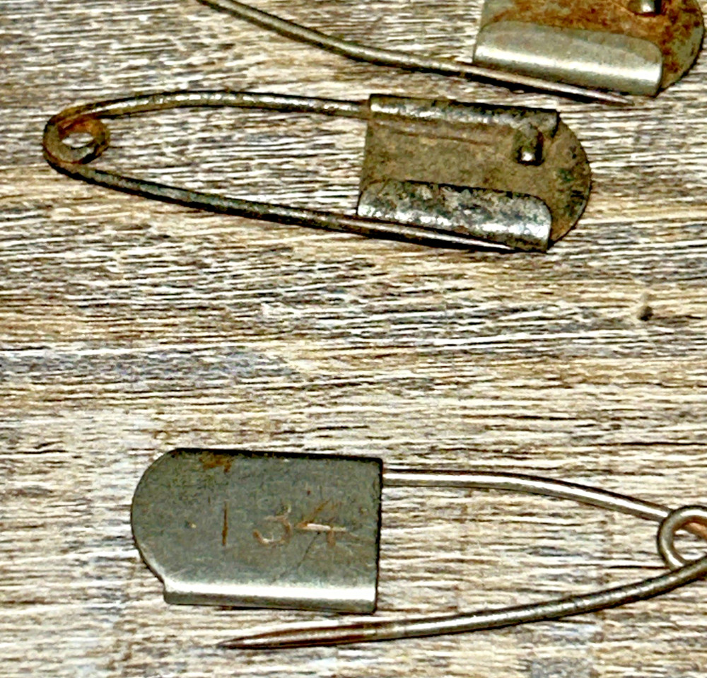 4 Vintage 2" Brass Laundry Safety Pins #134