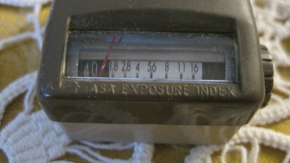 Vintage Bell & Howell Sunometer Light Meter Model 76, used
