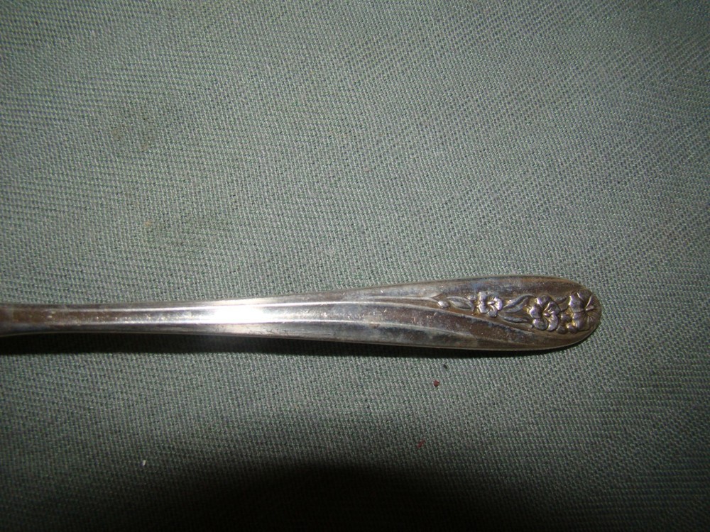 INTERNATIONAL TRADITION STERLING SILVER DESIRE TEASPOON NO MONOGRAM