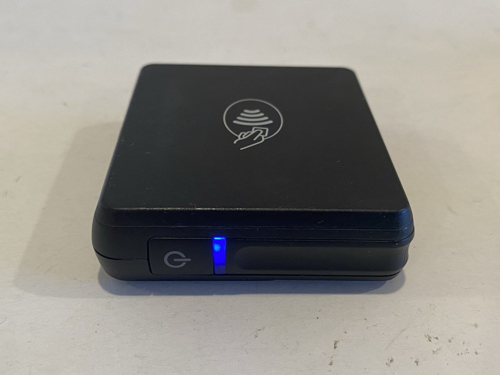 Bbpos CHB20 Chipper BT Bluetooth NFC Card Reader 2AB7X-CHC2XBT With USB Dock