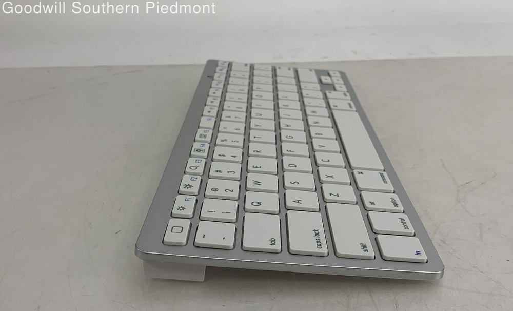 Omoton Bluetooth Wireless Keyboard - Open Box