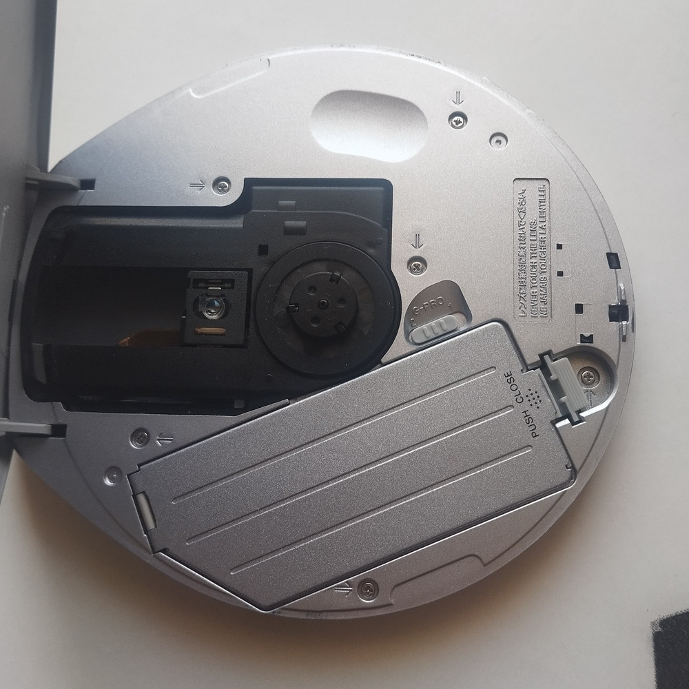 Sony D-E999 CD Silver Walkman Portable Compact Disc Player Used Japan Import