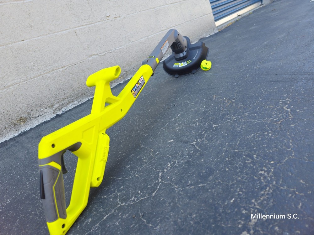 Ryobi ONE+ 18V 10in. Cordless Battery String Trimmer / Edger (Tool Only)