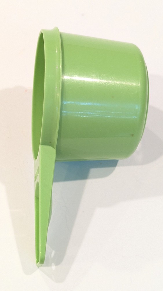 VTG 70s Tupperware Lime Green Replacement Measuring Cup Two Thirds 2/3rds