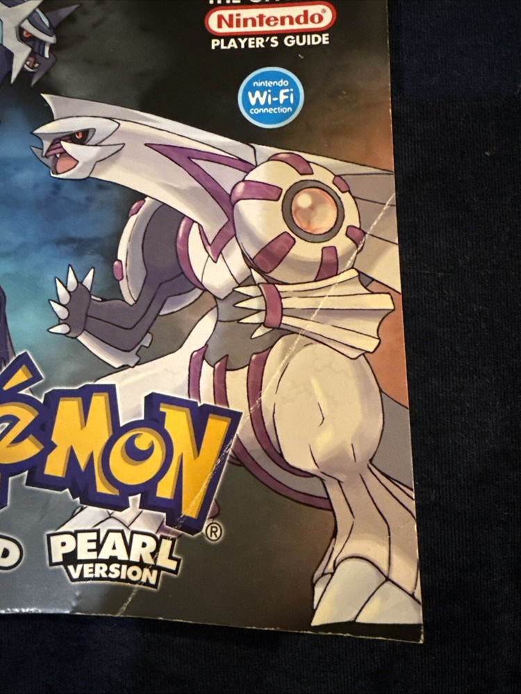 Pokemon Diamond & Pearl strategy guide With Poster Attached