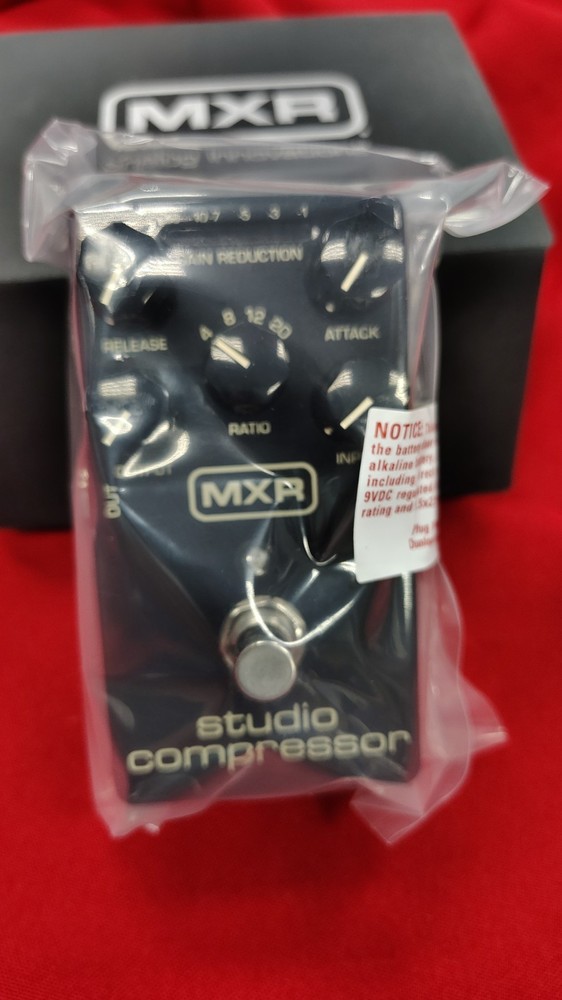 MXR M76 STUDIO COMPRESSOR PEDAL OPEN BOX