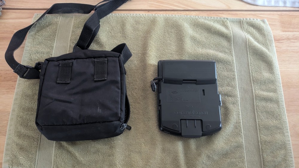 Sony CD-ROM Discman wıth Case