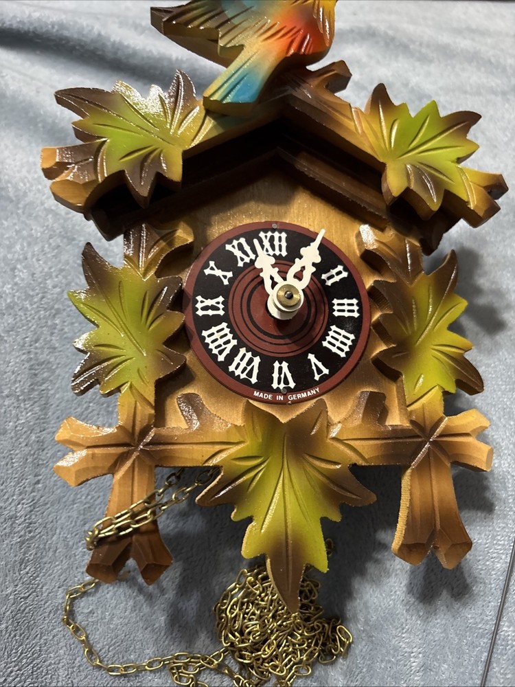 Cuckoo Clock With Chain And One Weight