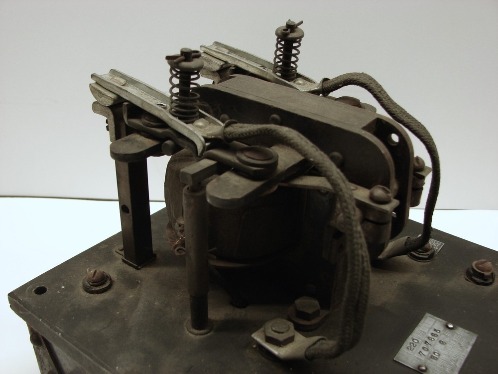 Cutler Hammer Milwaukee WIS Relay Switch???