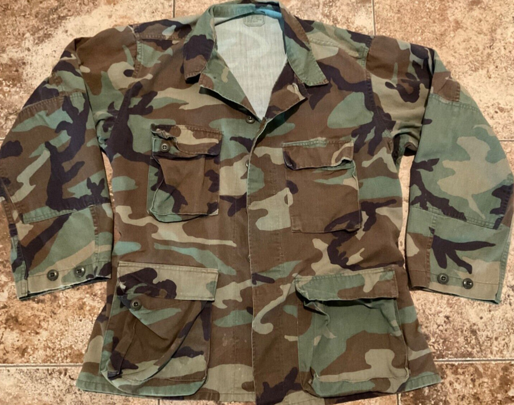 VINTAGE RAMBO COMBAT JACKET JUNGLE CAMO ( MEDIUM REGULAR ) AS IS