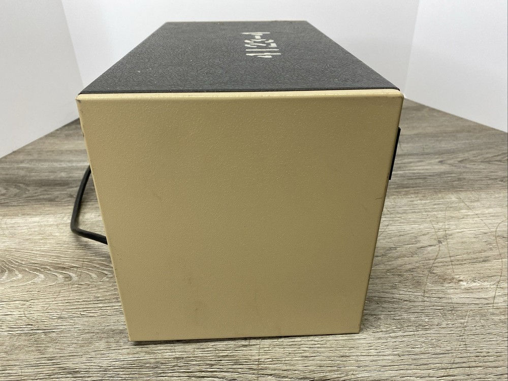 B & K Precision Solid State Model E 200D RF Signal Generator E-200D *Powers On*