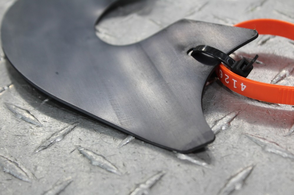 2002 DUCATI MONSTER 600 TRIPLE CLAMP BOTTOM COVER