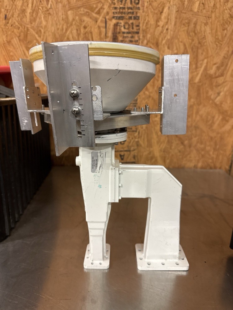 GD Satcom RF Feed + Compact Parabolic Reflector on Fixed Mount  *UNTESTED*  maof