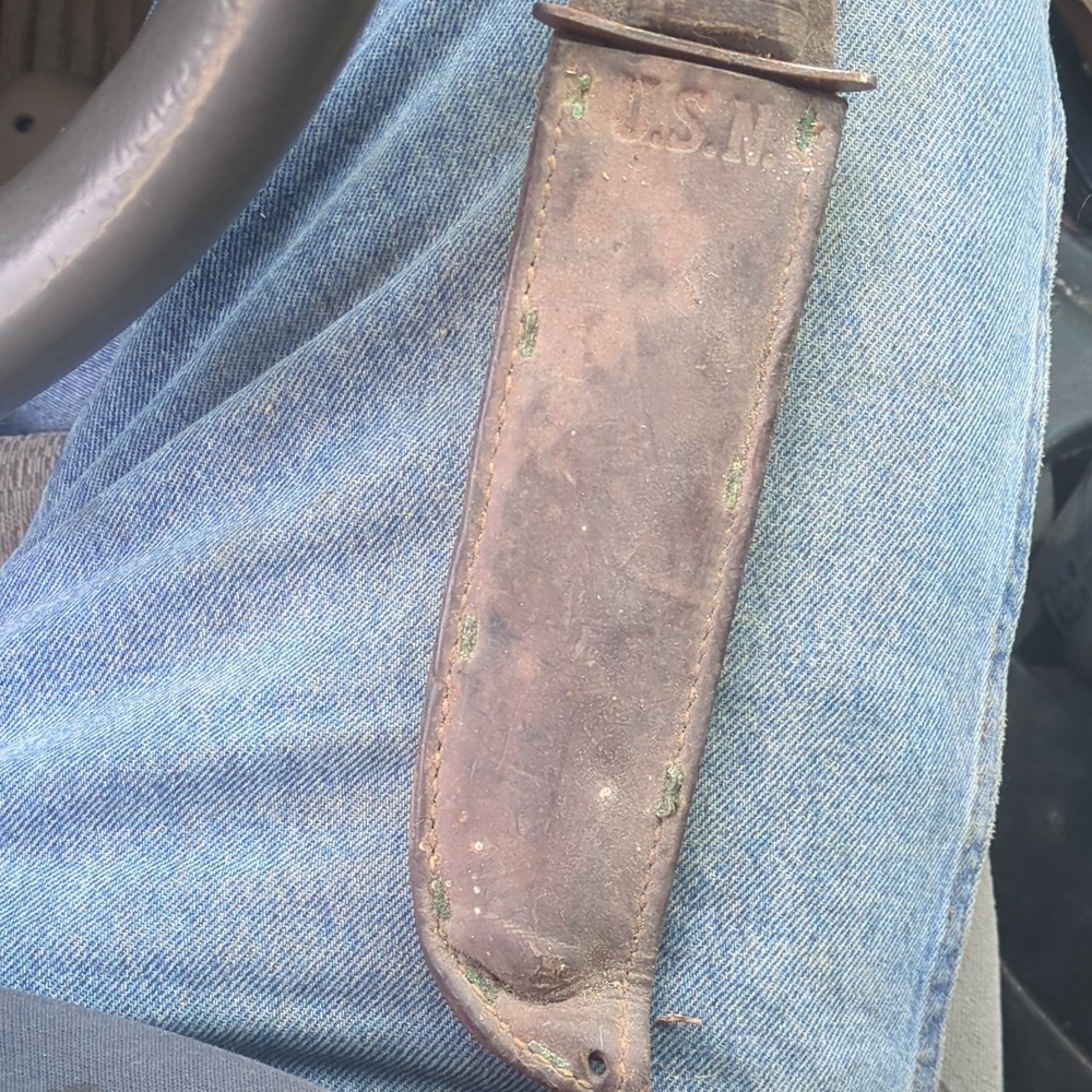 KA-BAR WWII USN Fighting Knife with Sheath