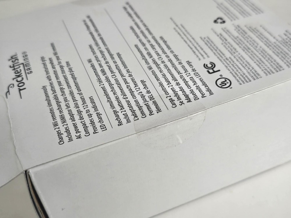 Rocketfish Wii Remote Charge dock With Rechargeable Battery