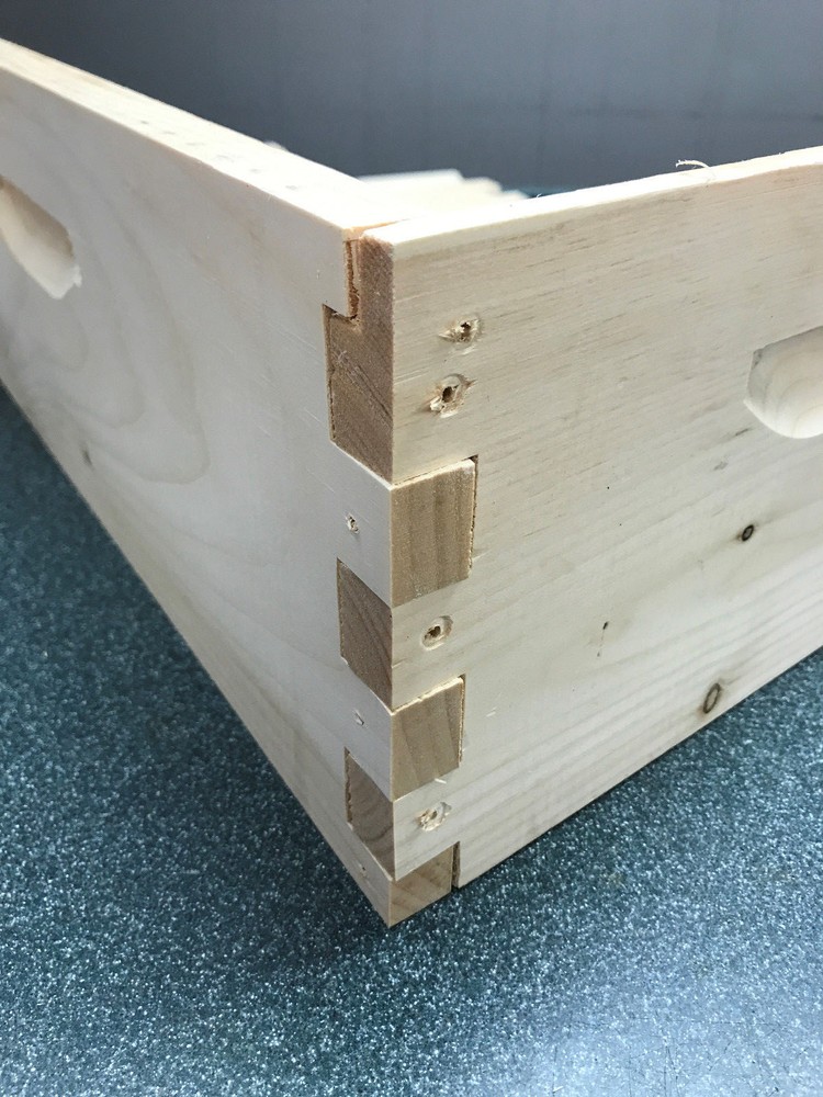 Unassembled MEDIUM 10 Frame Honey Super Langstroth Beehive Box SELECT Pine