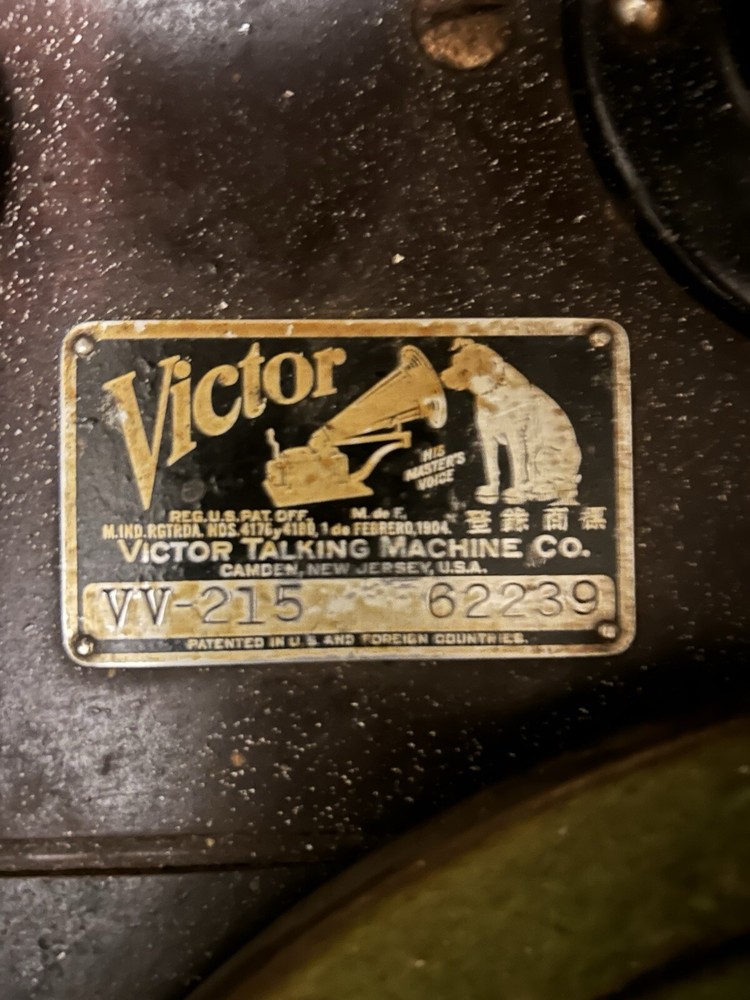 1904 Victrola Victor Talking Machine
