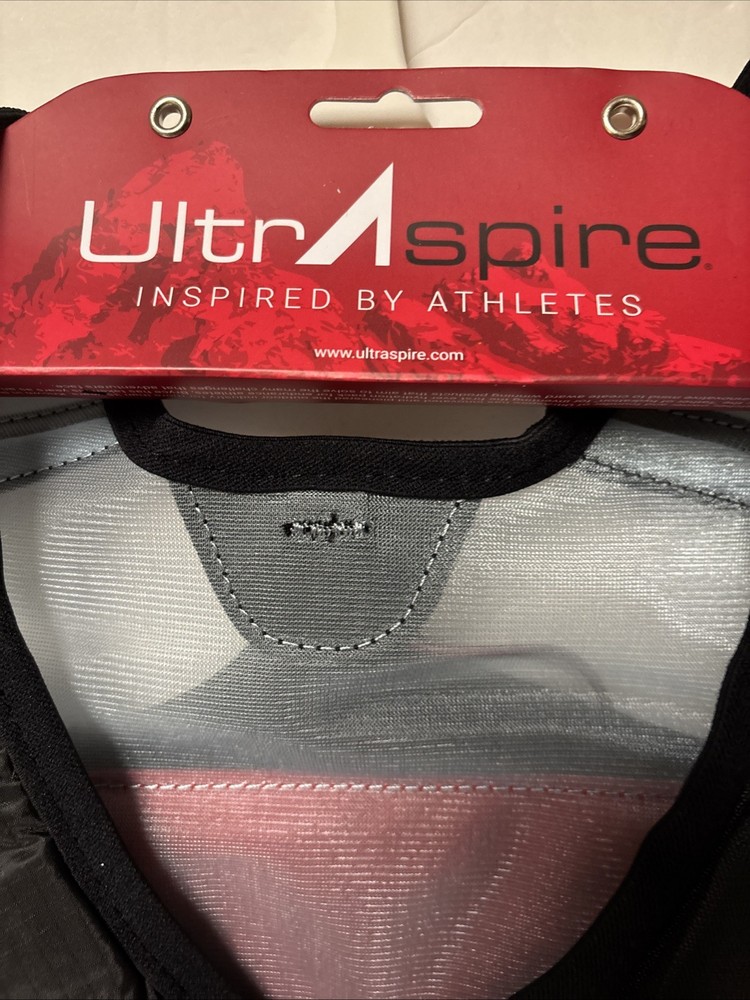 Ultraspire Momentum 2.0 Hydration Pack (Medium, Black/Red)