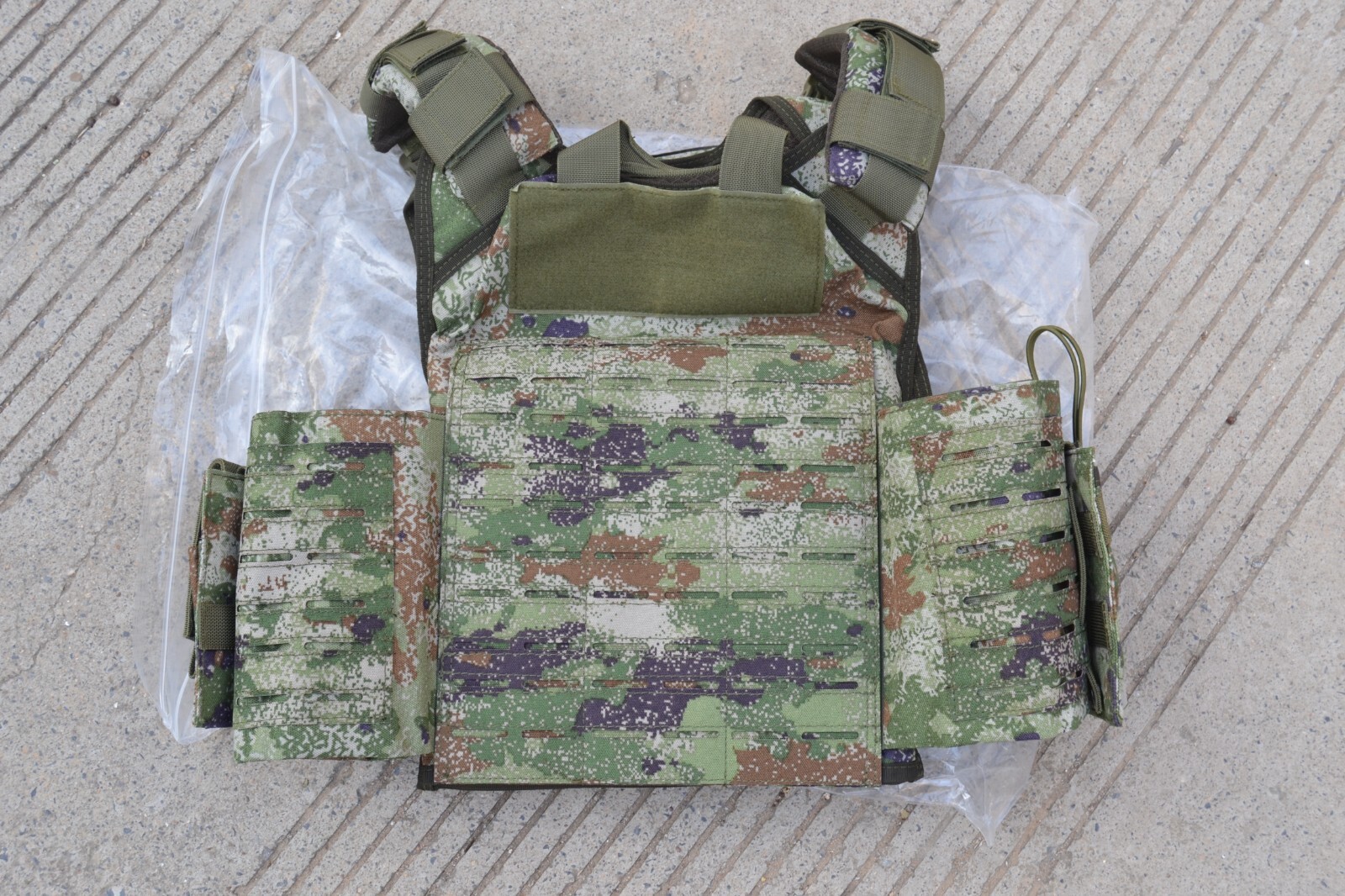 China Military PLA Type 21 "starry sky" Chest Rig Plate Carrier Tactical Vest