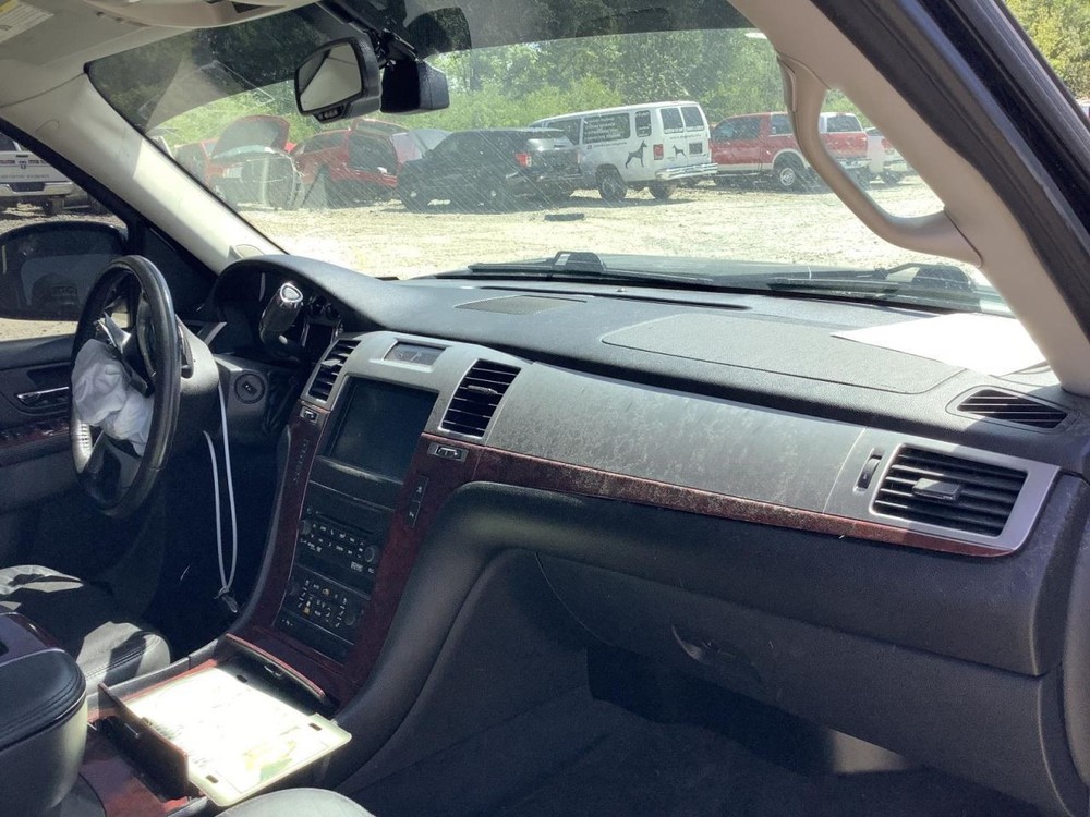 ESCALAESV 2011 Glove Box 4604416