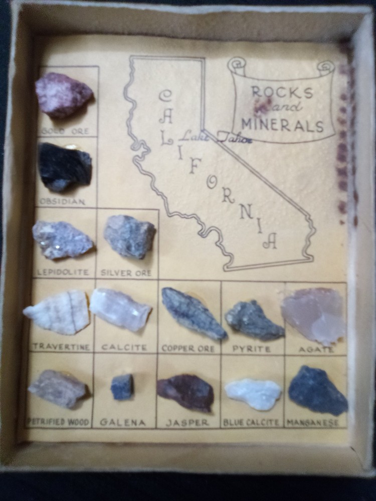 1940's Rockhound  ROCK & MINERAL SET