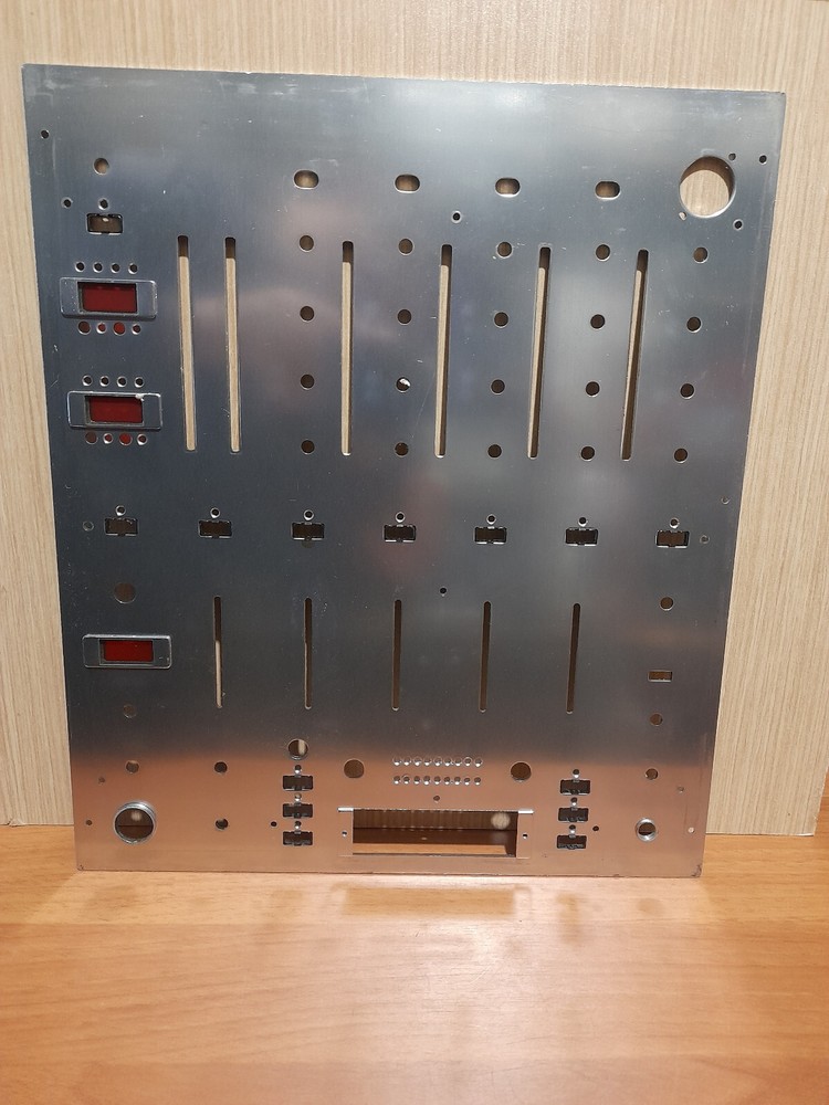 Behringer DJX700 faceplate 1