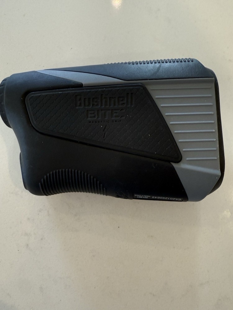Bushnell Tour V5 Slim Jolt Rangefinder / Excellent Condition