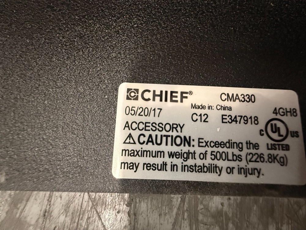 Chief CMA330 8 x 8" Offset Ceiling Plate w/ 6'-8' Pole & Bracket/Mount CMS0406
