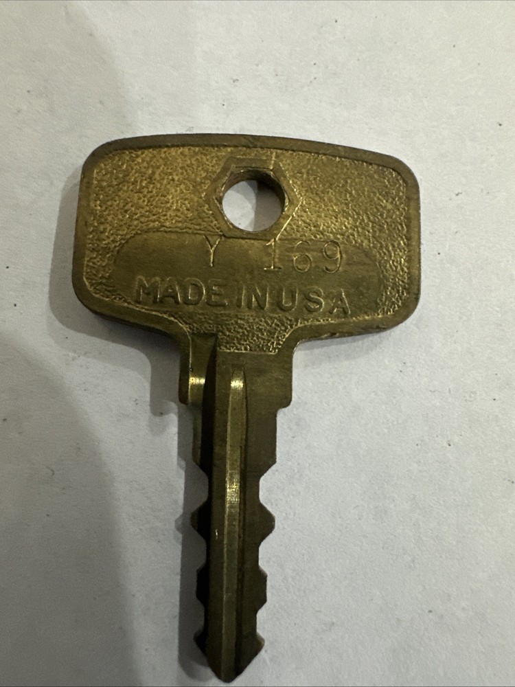 Y169 Snap On Key