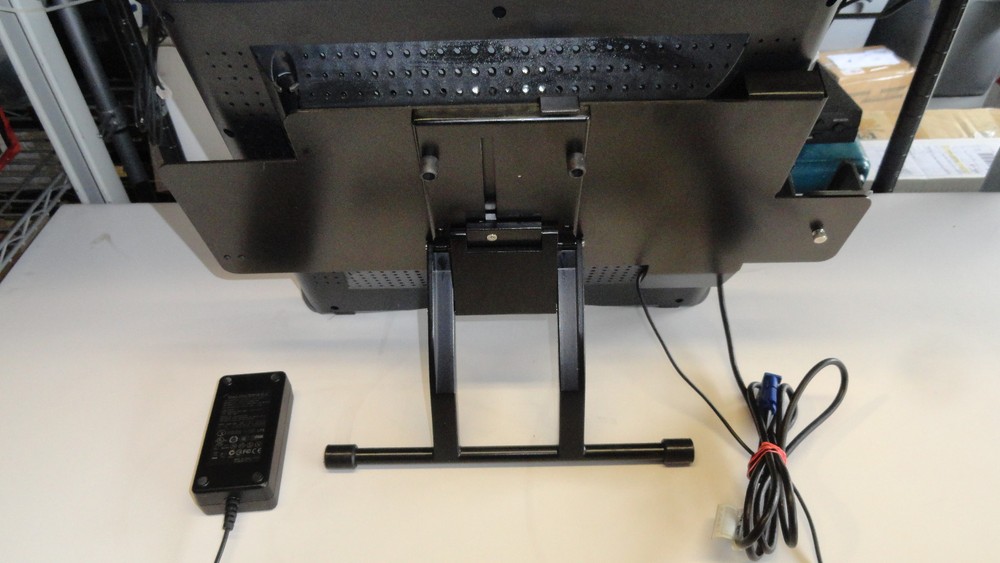 PolyVision Walk-and-Talk IP-17 Interactive Panel with Remote and Pen